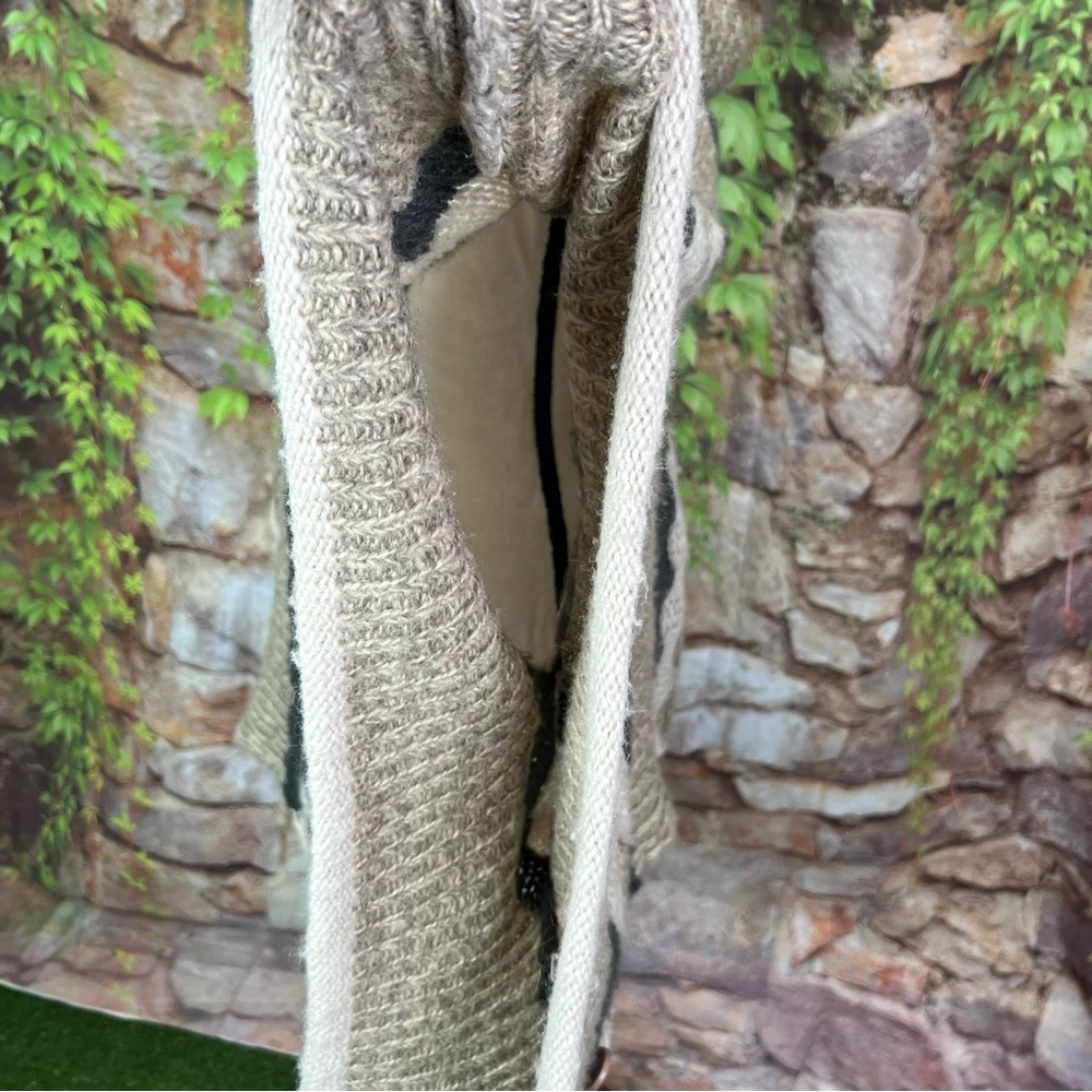 KEREN HART Boho Festival Oatmeal and Tan Cozy Wool Blend Cowl Neck Poncho, S/M - Picture 10 of 12